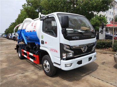 东风牌5方吸污车