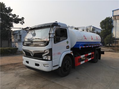 东风牌8方吸粪车