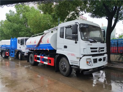 东风牌12方吸粪车