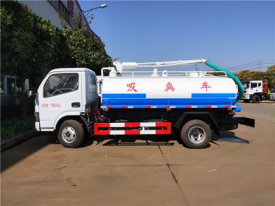 东风牌5方吸粪车