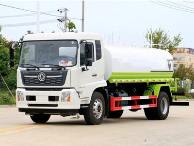 东风天锦15方洒水车
