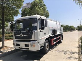 天锦12方餐厨垃圾车（方罐）